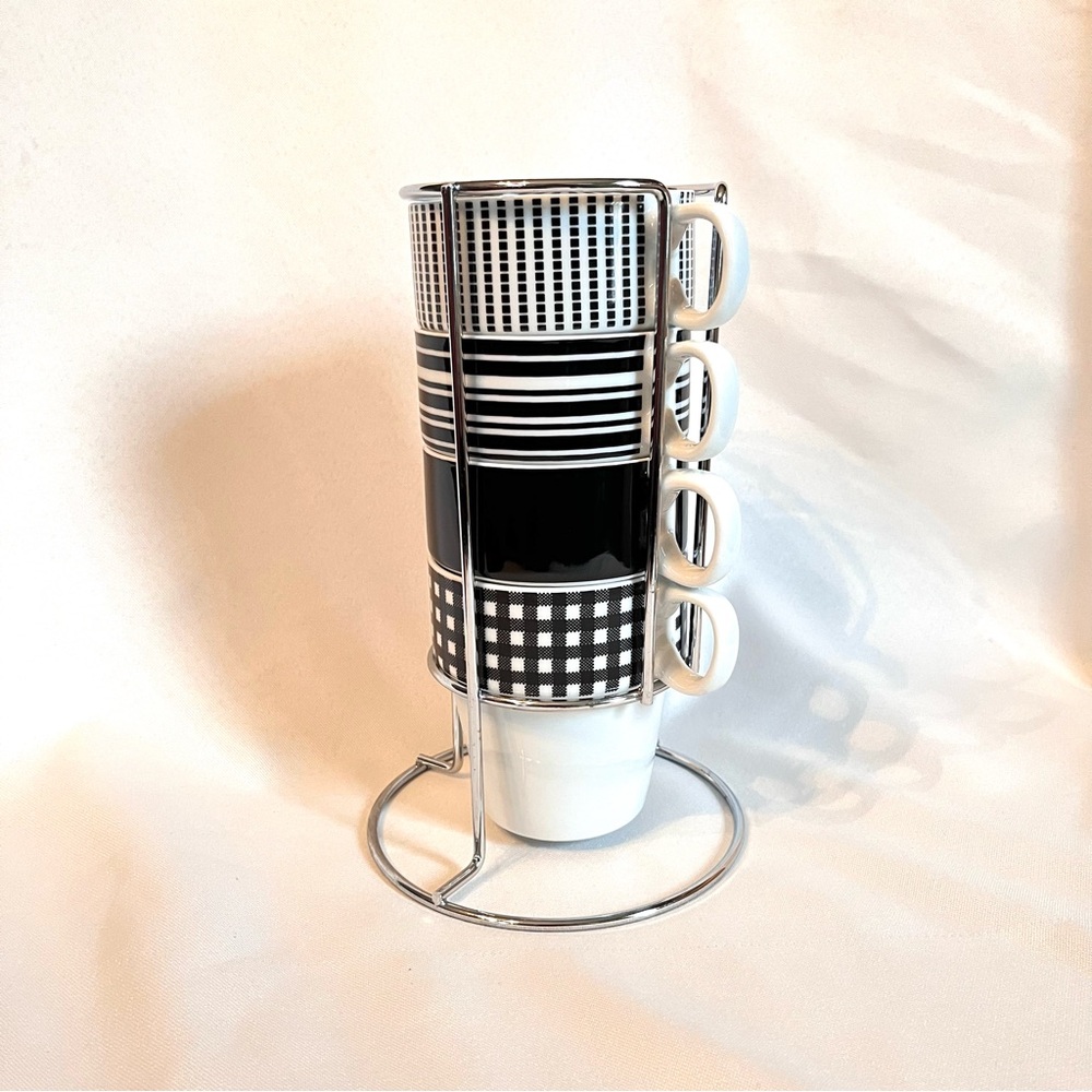 Stackable Ceramic Coffee Mugs in Metal Rack White Black Abstract Design Set of 4
